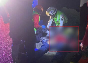 Paramédicos de Protección Civil brindaron los primeros auxilios al lesionado