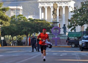 Fotos: Leobardo García Reyes // Preparan carrera pedestre con motivo del Día del Amor y la Amistad.