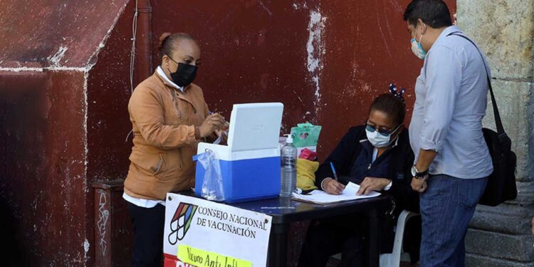 Foto: Archivo El Imparcial // autoridades del sector salud recomiendan a la población no bajar la guardia y fortalecer las medidas de prevención.