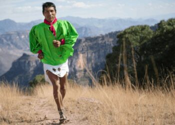 Los rarámuris: De correr en las montañas a viajar por el mundo