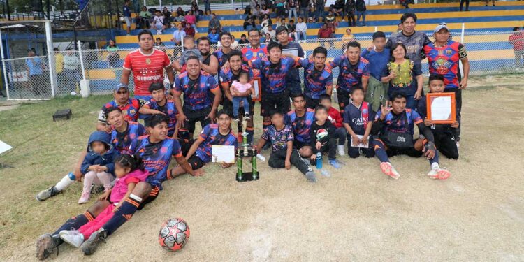 Fotos: Leobardo García Reyes // Real San Agustín es el monarca de Liga Mayor B.