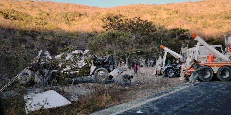 Rescatistas encontraron el cuerpo del joven de 22 años de edad quien respondía al nombre de J.J.S.