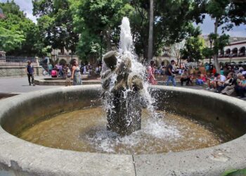 Foto: Adrián Gaytán // Se requieren al menos 30 mil litros de agua potable para llenarlas cada 15 días.