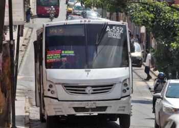 Foto: Luis Alberto Cruz // Sólo el 50% de autobuses del transporte urbano en la capital, se encuentra en buenas condiciones para circular.