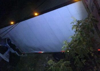 Se desconoce si hubo personas lesionadas en el accidente.