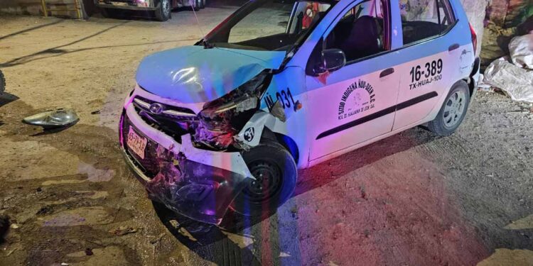 Guardia Nacional roba taxi y se estrella con montacargas