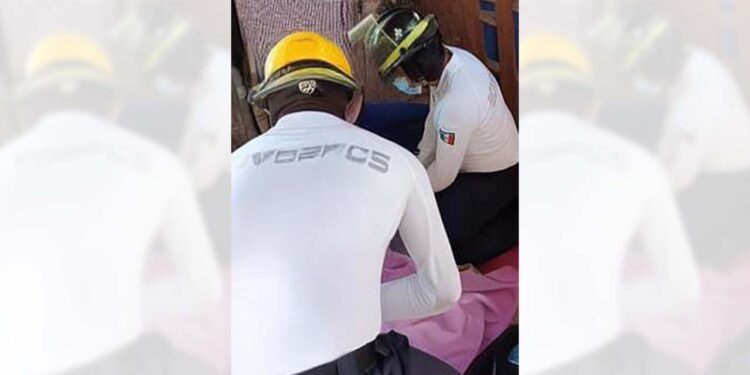 Se metió al baño de temazcal y lo sacaron muerto.