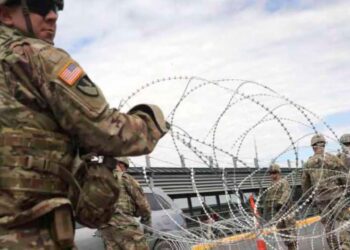Trump ordena cierre de la frontera con México; envía mil 500 soldados