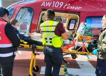 Foto: Gobierno de Oaxaca // Traslado en ambulancia aérea del gobierno del estado de menor hacia el Hospital Infantil de México.