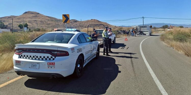 La unidad de carga era conducida por Adalberto L., de 40 años, quien viajaba acompañado de Abed P. C., de 39 años.