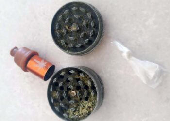 Uno portaba marihuana, el otro traía cristal.