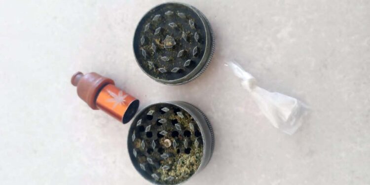 Uno portaba marihuana, el otro traía cristal.