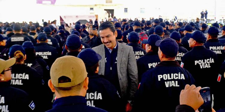 Foto: Gobierno Oaxaca de Juárez // Uno de los primeros encuentros de Ray Chagoya en su administración fue en la celebración del Día del Policía.