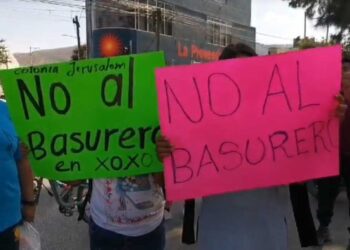 Caos y violencia tras bloqueo de vecinos que se anteponen a instalación de centro de residuos