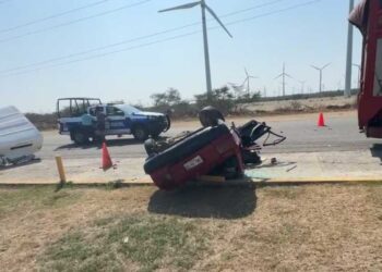 ¡Viven de milagro! Casi mueren aplastadas tras violenta colisión en el Istmo