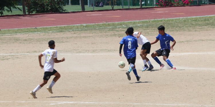 Convocan a infantes a practicar futbol