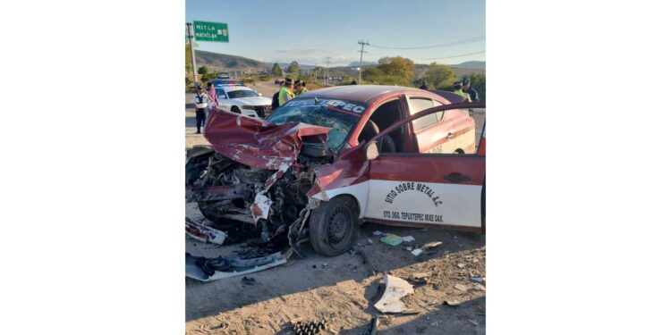 VIDEO | ¡Otro accidente mortal en la Carretera Federal 190! Mujer fallecida y cinco heridos tras brutal choque frontal