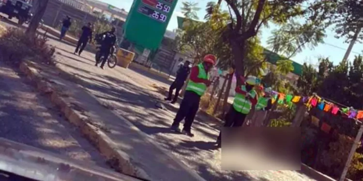 ¡Sangriento accidente en Xoxocotlán! Mujer muere atropellada presuntamente por taxista