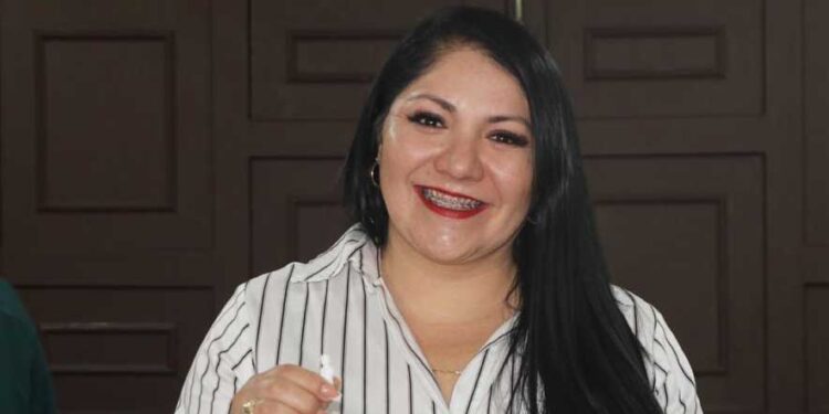 Por vínculos con el CJNG investigan a alcaldesa de Coalcomán, Michoacán
