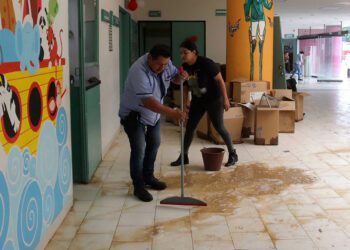 Regresan al Hospital de la Niñez entre carencias; trabaja al 30%
