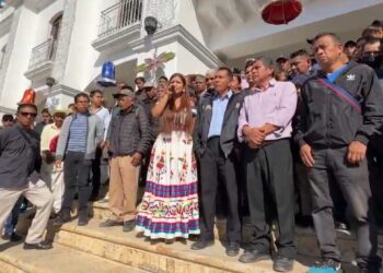 Margarita Cruz Gómez asume la presidencia municipal de Huautla tras detención de su esposo