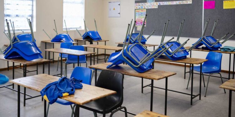 ¿Cuánto días de puente restan en el periodo educación básica en el ciclo escolar 2024-2025?