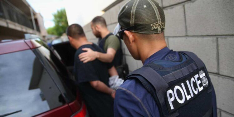 Embajada de México en EE. UU. advierte: ¿Qué hacer si autoridades migratorias llegan a tu casa?