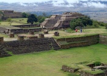 Oaxaca es un estado con una rica historia y cultura, hogar de diversas civilizaciones que florecieron mucho antes de la llegada de los europeos.