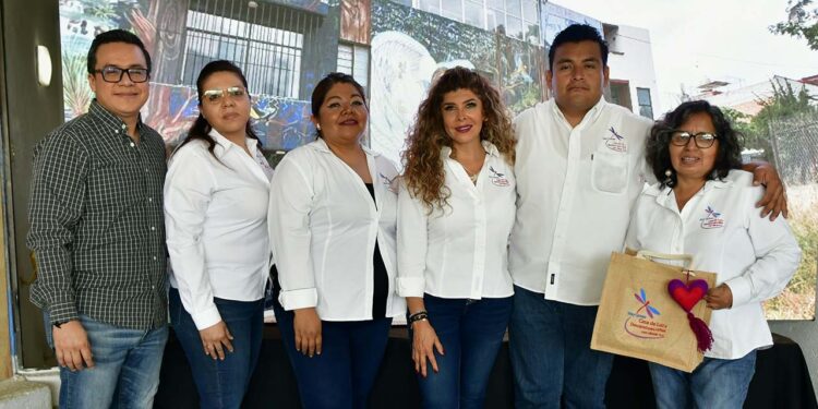 Fotos: Rubén Morales // El equipo de trabajo de la asociación se suma a tan noble labor cada día.