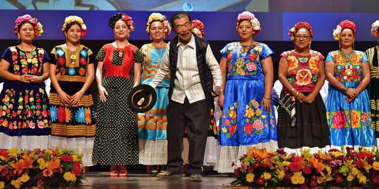 Fotos: Rubén Morales // El maestro Shinzaburo Takeda fue reconocido por sus nueve décadas de vida con un emotivo homenaje.