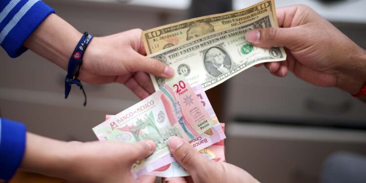 Foto: internet // Las remesas marcan un nuevo récord en 2024. México recibió 64,745 millones de dólares.