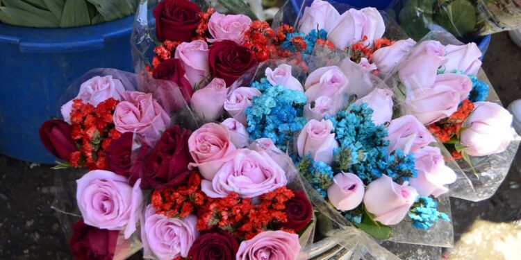 Foto: Adrián Gaytán // Los precios de los arreglos florales se incrementaron en 6.20%.