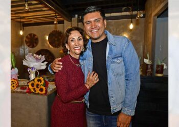 Fotos: Rubén Morales // La cumpleañera disfrutó del gran amor de su hijo José Roberto.
