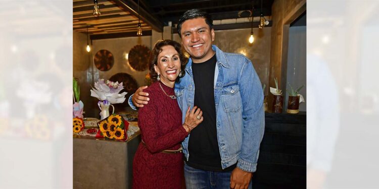 Fotos: Rubén Morales // La cumpleañera disfrutó del gran amor de su hijo José Roberto.