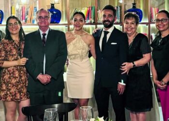 Fotos: cortesía // Los invitados expresaron sus felicitaciones y buenos deseos a los enamorados.