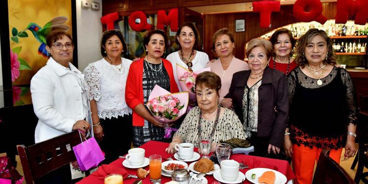 Foto: Rubén Morales // Lupita Salinas, Silvia Hampshire, Sandra Calvo, María Guadalupe Martínez, Lucerito Torrentera, Luz María Martínez, Alicia Arnaud y Martha Ocaña estuvieron presentes en el festejo.