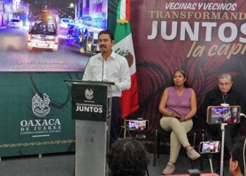 Foto: Adrián Gaytán // Raymundo Chagoya, presidente municipal, durante la conferencia semanal en Palacio Municipal.