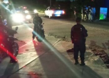 Vecinos aseguran a hombre en colonia de Huajuapan.