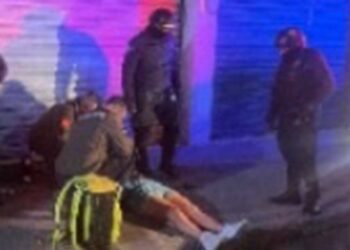La joven afectada recibió los primeros auxilios.