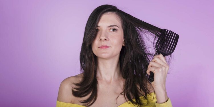 La comezón puede ser normal, sobre todo si te aplican tinte desde la raíz.