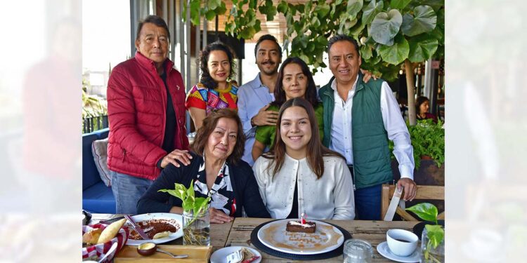 Fotos: Rubén Morales // Los abuelos y tíos de la cumpleañera celebraron con ella esta fecha tan especial.