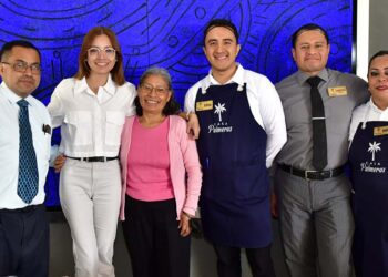 Fotos: Rubén Morales // Los compañeros de Valeria le desearon el mayor de los éxitos en esta nueva etapa que comienza.