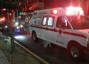 Una persona fue auxiliada por paramédicos de la Cruz Roja Mexicana.