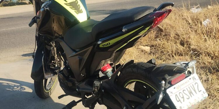 Chocan motociclistas  en la carretera 131