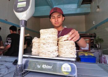 Foto: Adrián Gaytán // Ante el alza en los insumos, el precio de la tortilla registra nuevos incrementos.