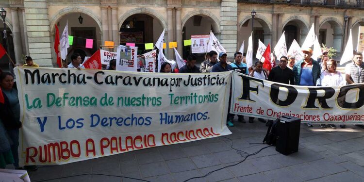 Foto: Luis Alberto Cruz // Anuncian marcha-caravana para la Ciudad de México.