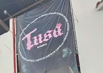 Policías de Santa Lucía cerraron un bar ubicado en avenida El Rosario tras denuncias de los vecinos por los escándalos provocados por los usuarios.
