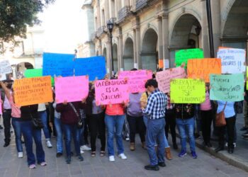 Dan una semana a despedidos del gobierno para recibir finiquito