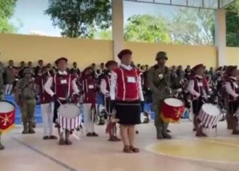 Buscan que los estudiantes triquis continúen participando en diversas actividades cívicas y concursos de Banda de Guerra.