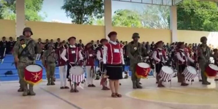 Buscan que los estudiantes triquis continúen participando en diversas actividades cívicas y concursos de Banda de Guerra.
